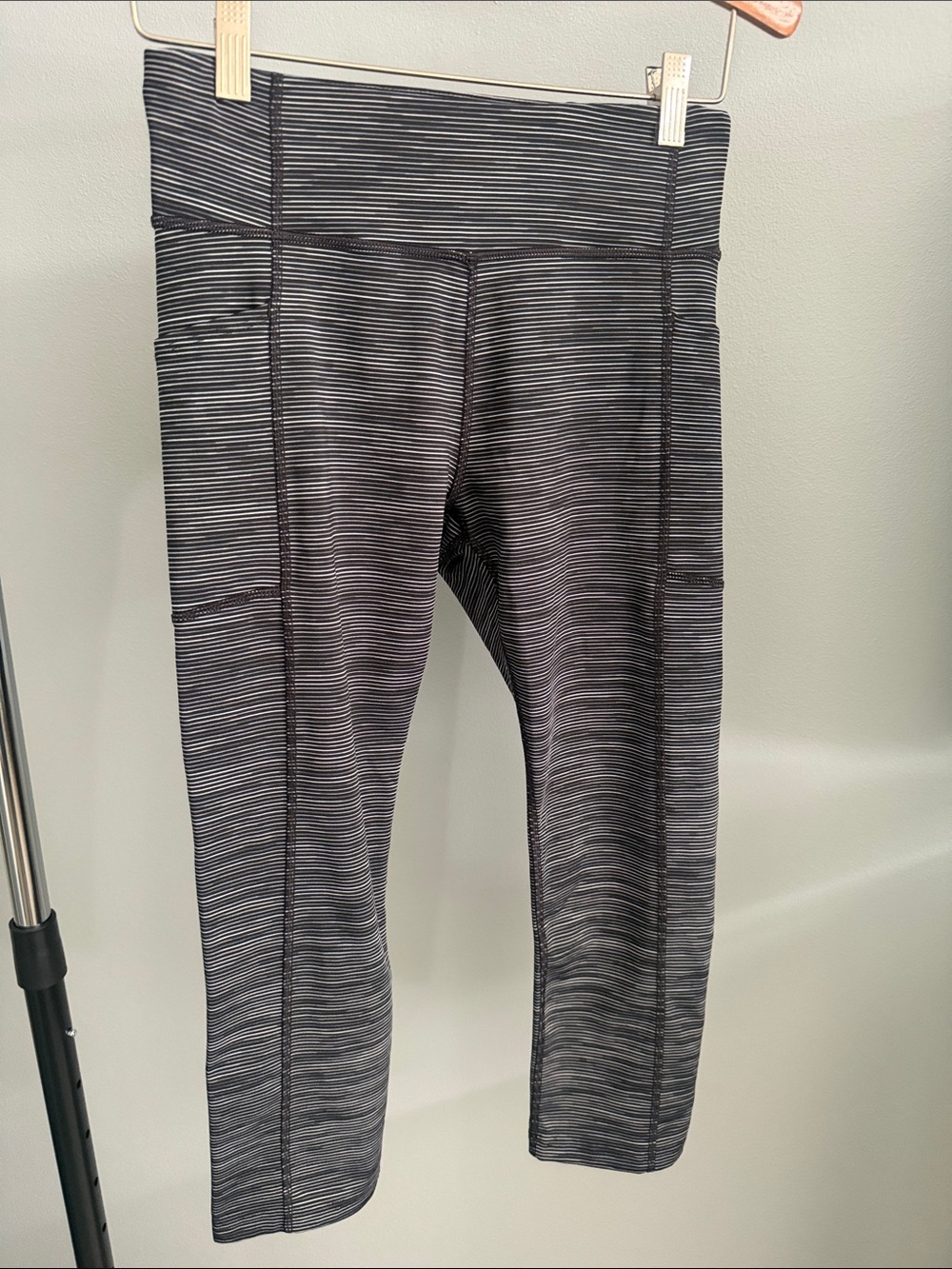 Tek Gear Black & White Striped Women’s Active Capri Leggings